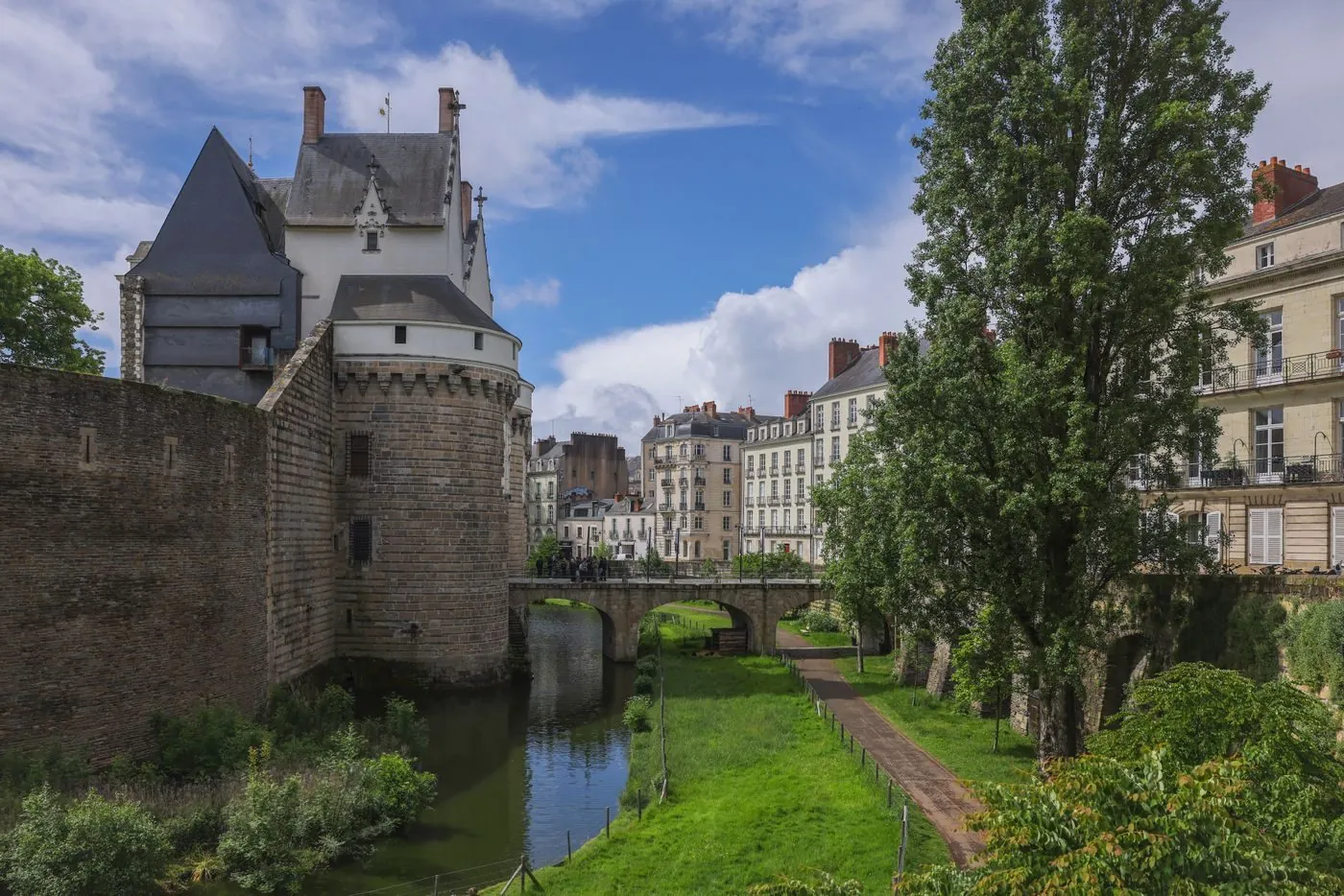 Le château des ducs de Bretagne à Nantes et ses douves